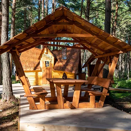 Camping Paekapikumaja Vormsi Saarel Hosby